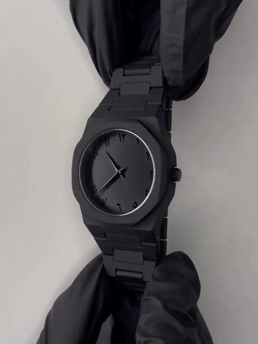 Unisex Quartz Movement Analogue Watch with Chain Strap - 1 Pc